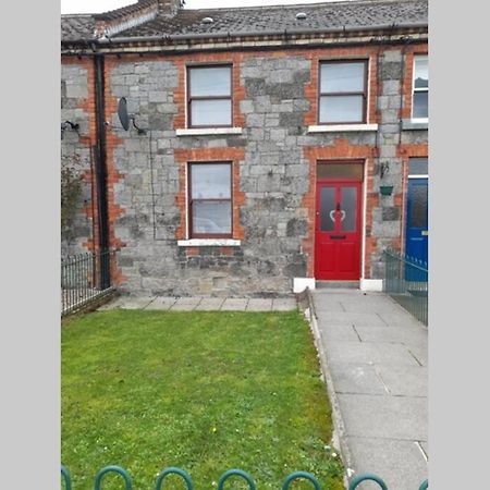 College Square, Terrace House Appartement Bessbrook Buitenkant foto