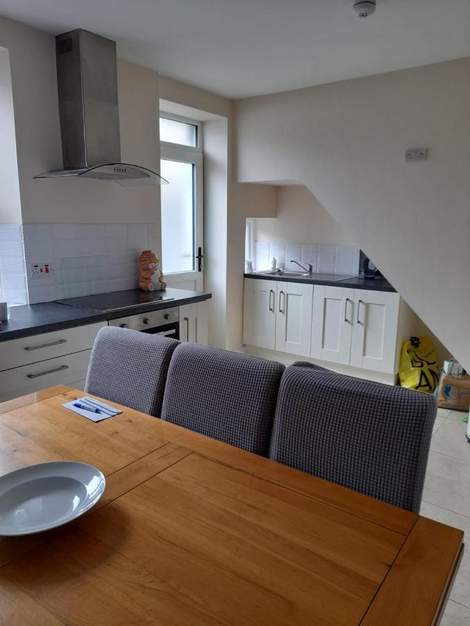 College Square, Terrace House Appartement Bessbrook Buitenkant foto